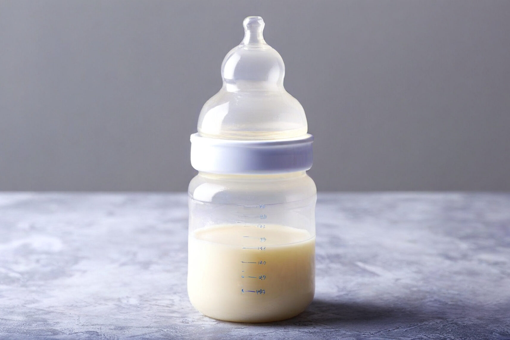 Depositphotos_819433340_XL ia biberon plastica bisfenolo a