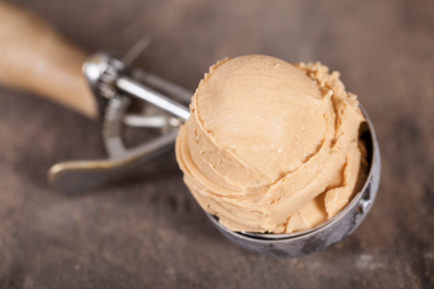 gelato nocciola iStock_000023225387_Small