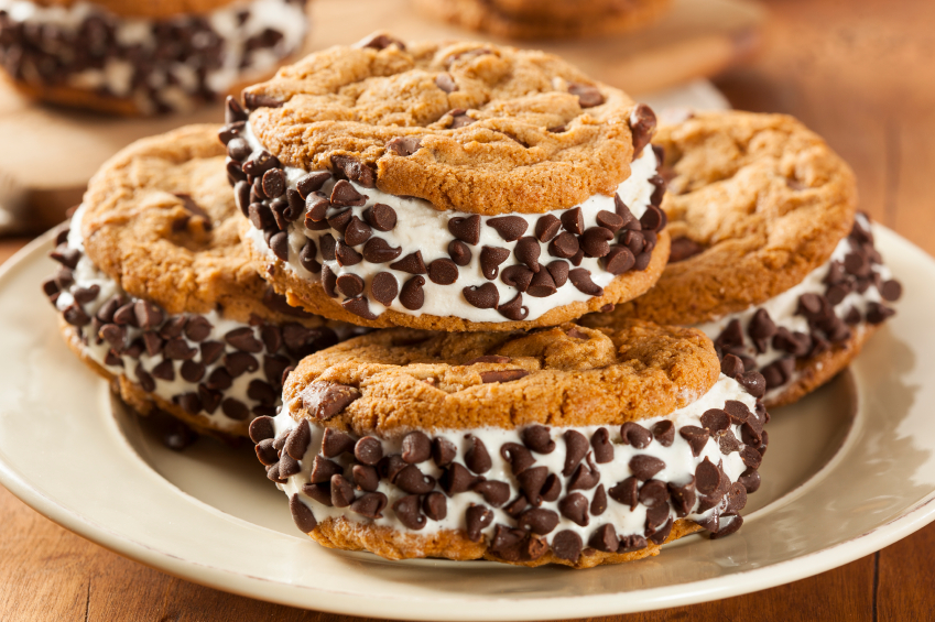 Biscotto gelato con gocce di cioccolato