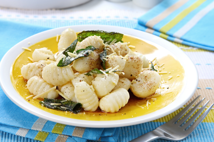 Piatto di gnocchi burro, salvia e parmigiano