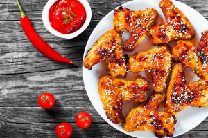 ali pollo carne salsa piccante