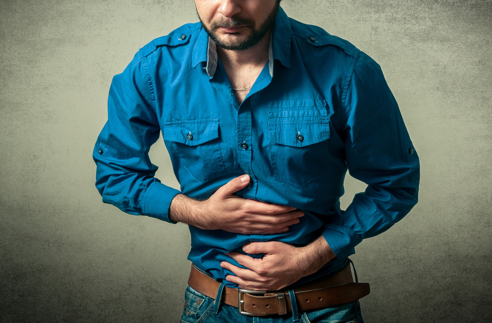 male dolore addome pancia stomaco