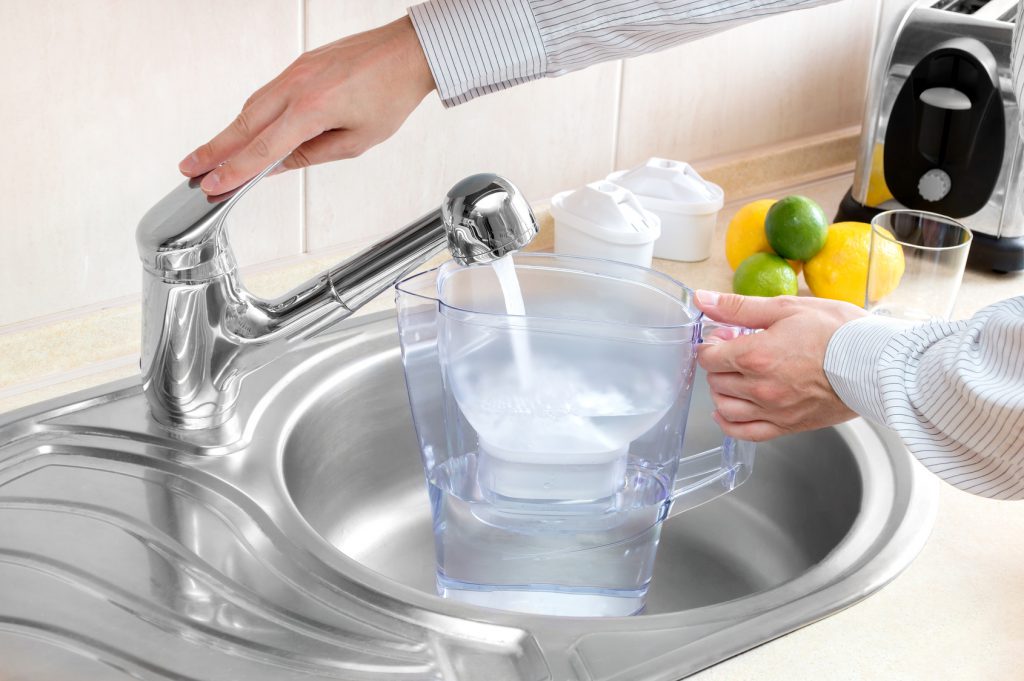 caraffa filtrante Filter jug acqua rubinetto