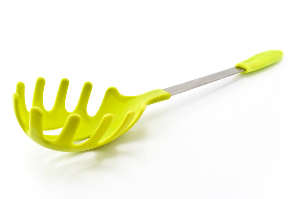 Nuove regole e controlli più severi per gli oggetti da cucina cinesi