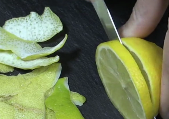 limone fette coltello