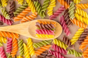 pasta fusilli colori verdure legumi