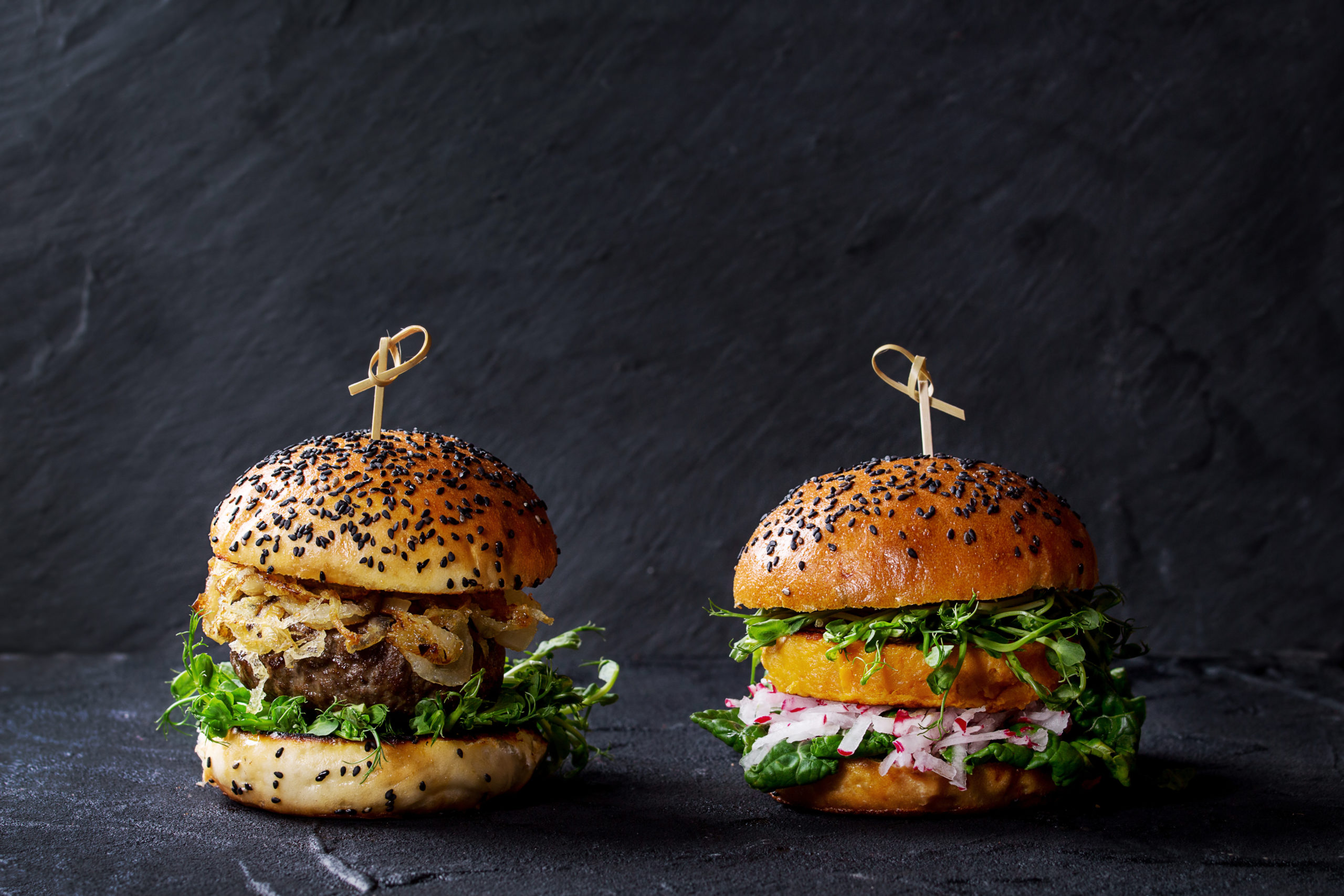 burger vegetale manzo carne rossa panini pane insalata