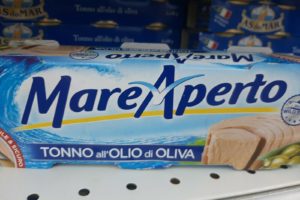 Tonno Mare Aperto sullo scaffale di un supermercato