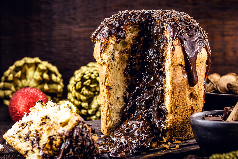 panettone farcito al cioccolato affettato