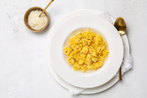tortellini in brodo di cappone e parmigiano
