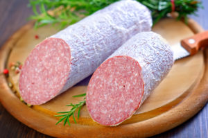 salame su tagliere