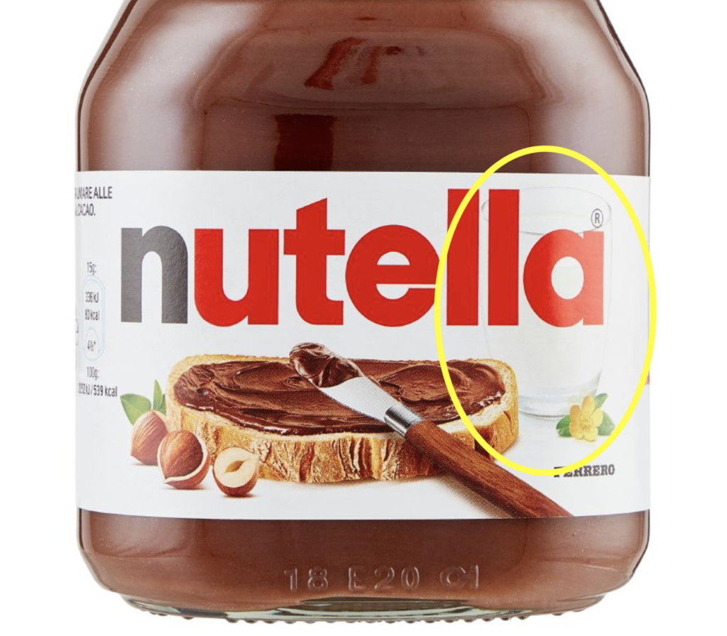 Il bicchiere di latte presente sull'immagine dell'etichetta della Nutella