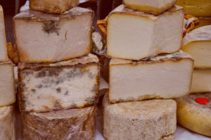 Formaggio Castelmagno tagliato
