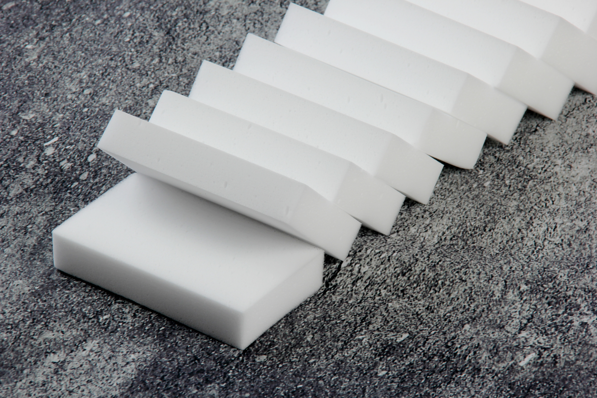 spugne abrasive melammina spugne magiche spugna magica spugna abrasiva Depositphotos_443135442_L