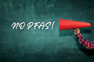 Copertina Scuole No PFAS Depositphotos_137686670_L