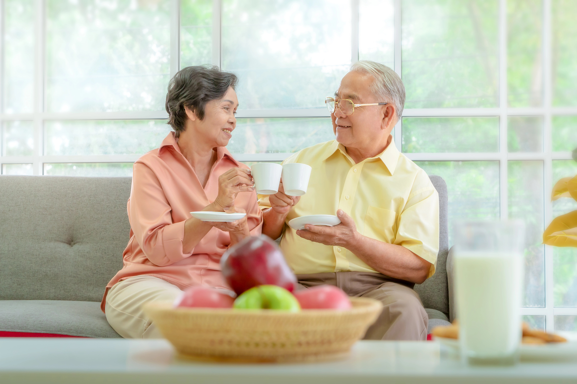 coppia anziani frutta dieta sana salute serenita Depositphotos_409580406_L