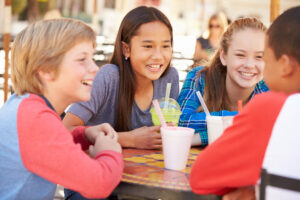 kids bambini ragazzini ragazzi ragazze adolescenti giovani Depositphotos_102799570_L