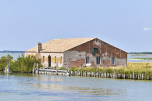 valli del comacchio Valli di Comacchio romagna italia canali anguille