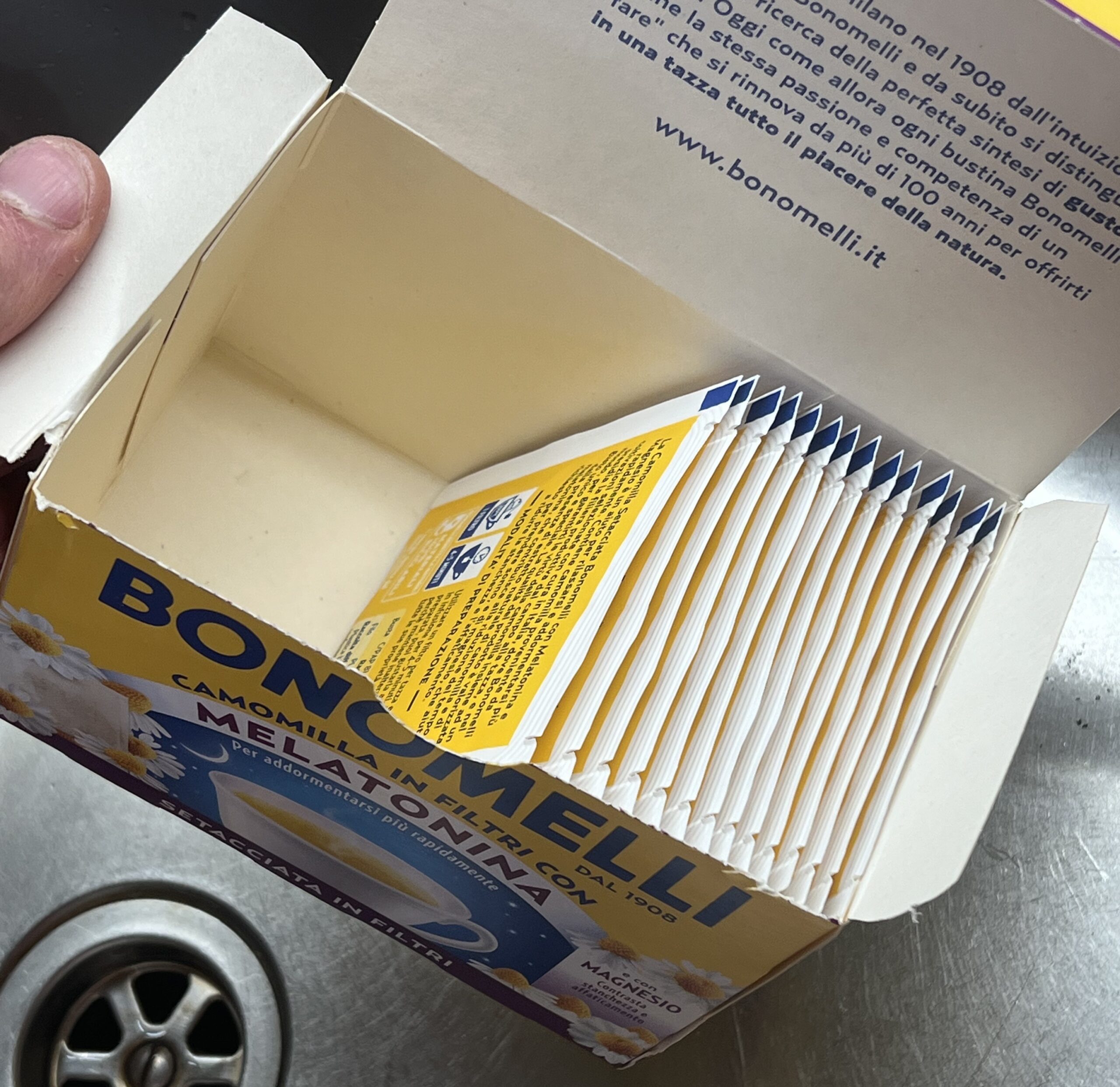 camomilla bonomelli overpacking